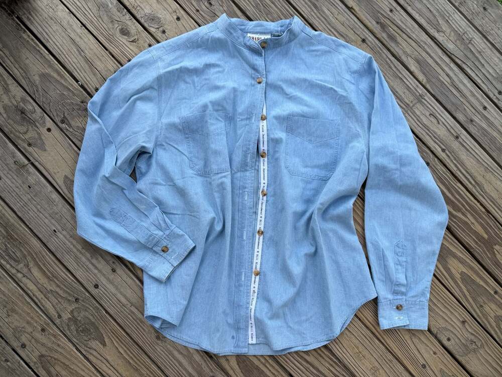 Bill Blass Jeanswear Vintage Light Wash Denim Band Collar Shirt